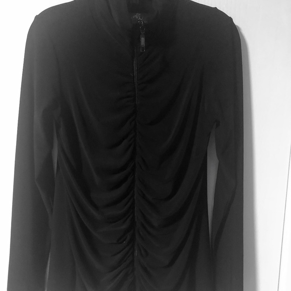 Sympli beautiful black jacket with ruched detailing - Picture 5 of 8